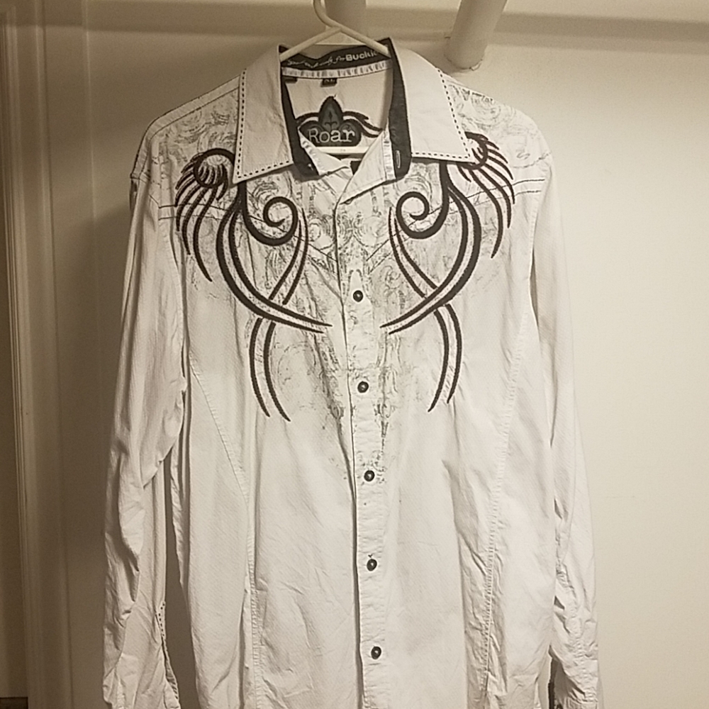 Roar XL long sleeve button up shirt